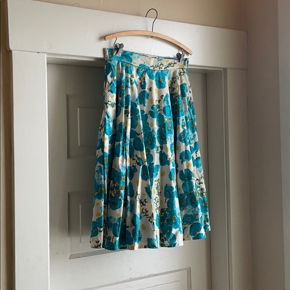 Vintage 1960’s White Cotton Floral Circle Skirt - Picture 12 of 16